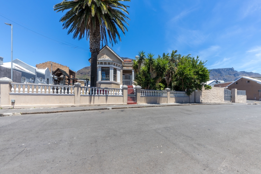 8 Bedroom Property for Sale in Walmer Estate Western Cape